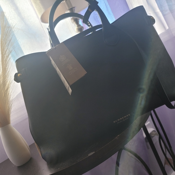 Burberry authentic bag - Picture 3 of 12